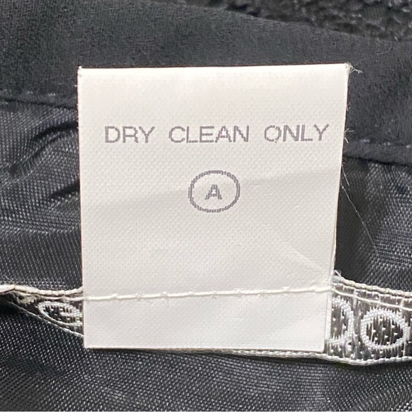 Maggy London Elegant Black Lace Mini Skirt - Picture 4 of 5